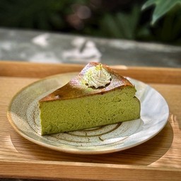 Uji Matcha Basque Cheesecake