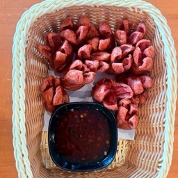 ไส้กรอกแดงทอด