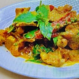 ผัดเผ็ดหมูป่าราดข้าว