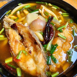 ต้มโคล้งปลานิลทอด