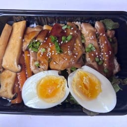 ผูกปิ่นโต ข้าวหน้าไก่เทอริยากิ Byน้องโมนา