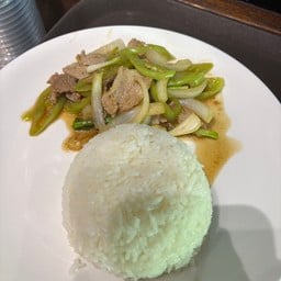 ผัดพริกสด ราดข้าว