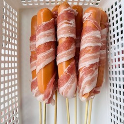 สามชั้นพันไส้กรอกชีสเนย