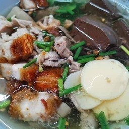 ต้มเลือดหมูเต้าหู้รวมมิตร