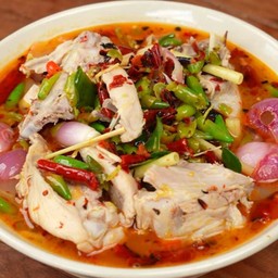 ต้มแซ๊บโครงไก่