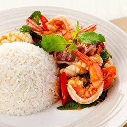 กะเพราทะเลราดข้าว