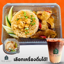 ข้าวผัดกระเทียมคอหมูย่างซอสแจ่ว + น้ำ 1 แก้ว