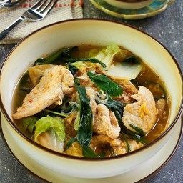 สุกี้ (น้ำ /แห้ง) ไก่ หรือ หมู / กุ้ง หรือ เนื้อ