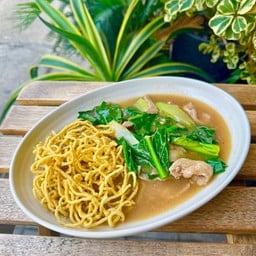 ราดหน้าหมี่กรอบ