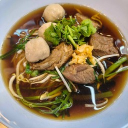ก๋วยเตี๋ยวเนื้อตุ๋นน้องฮ่องเต้ หนองรี