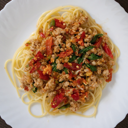 สปาเก็ตตี้ผัดกะเพราหมูสับ