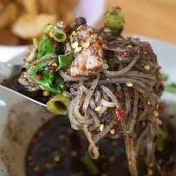 ร้านก๋วยเตี๋ยวเรือ ป.ประทีป สว่างแดนดิน