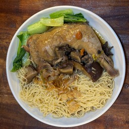 บะหมี่ไก่ตุ๋น