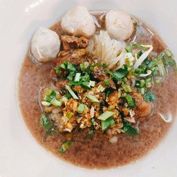 ร้านก๋วยเตี๋ยวโกรวย
