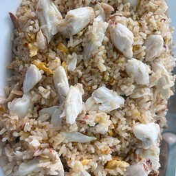 ข้าวผัดปูก้อนจานใหญ่ 一大盤蟹肉炒飯