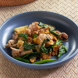 ผัดซีอิ๊วหมู / กุ้ง / เนื้อ