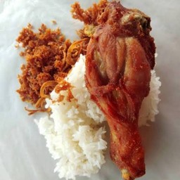 ชุดข้าวเหนียว+น่องไก่ทอด