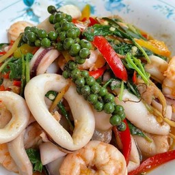 ผัดมาม่าขี้เมาทะเล