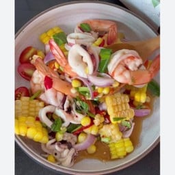 ร้านส้มตำ ยำเเซ่บ ตลาดหมั่นมาก by เจ๊ปุกกี้