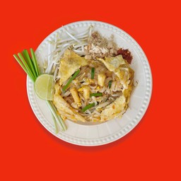 [อร่อยซ่ากับโค้ก] ผัดไทยห่อไข่ +  โค้ก ออริจินัล (กระป๋อง) 