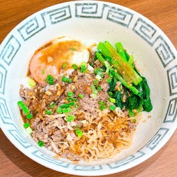บะหมี่คลุก(แห้ง) หมูบะช่อทรงเครื่อง
