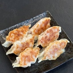 เกี๊ยวซ่าไก่ปั้นสดโฮมเมด