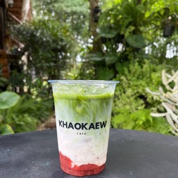 ชาเขียวสตอเบอรี่นมสด