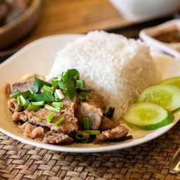 ข้าวน้ำตกเนื้อ