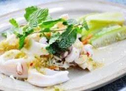 ปลาหมึกนึ่งมะนาว