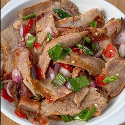ยำหมูย่าง