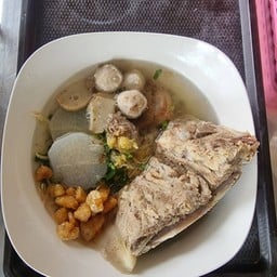 ร้านก๋วยเตี๋ยวหมูต้มยำ