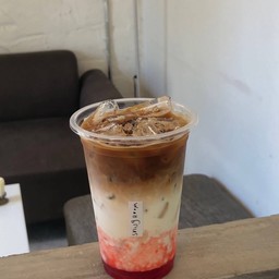 สตรอเบอร์รี่ลาเต้