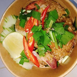 ข้าวผัดต้มยำไก่