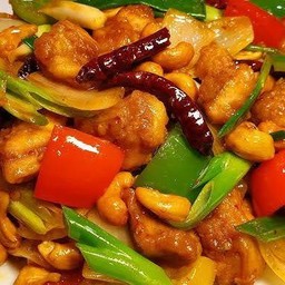 ไก่ผัดเม็ดมะม่วง