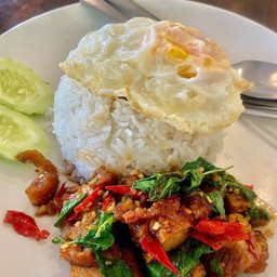 ข้าวกระเพราหมูกรอบ