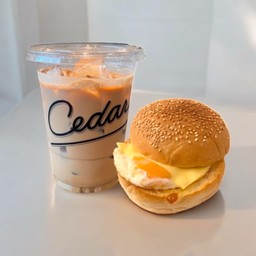 [เซตสุดฮิต] Iced Piccolo Latte + Egg Cheese BUN
