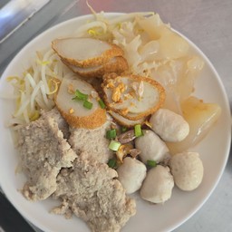 ลวกจิ้มรวม +แมงกนะพรุน