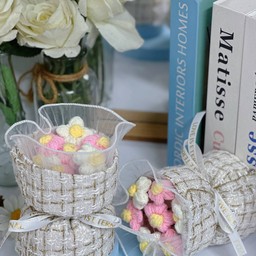 ช่อดอกไม้ประดิษฐ์ ผูกโบว์น่ารัก