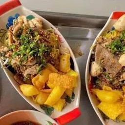 แห้งจี๊ดนรกแตก - เนื้อ ตับเนื้อ ลูกชิ้นเนื้อ สไบ