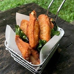 ปีกไก่สไปซี่ทอด 6 ชิ้น