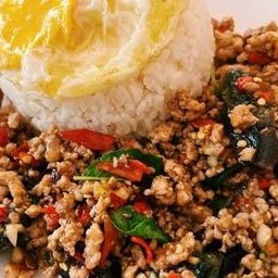 กระเพราหมูสับ