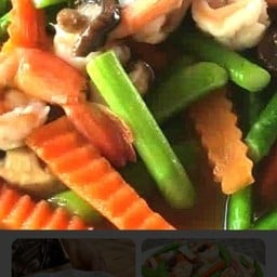 ผัดผักรวมกุ้ง