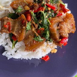 ข้าวกระเพราหมูกรอบ