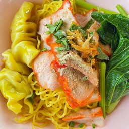 บะหมี่เกี๊ยวหมูแดง