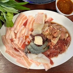 ก๋วยเตี๋ยวเรือแมรี่ X ชาบูหม่าล่าเสียบไม้ ตลาดอินดี้ ดาวคะนอง