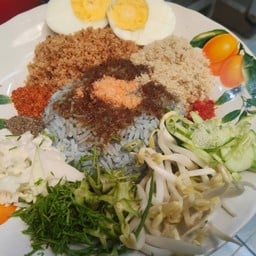 ข้าวยำร้านณ้องฮะห์ มินิบิ๊กซีราม53