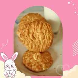 คุ๊กกี้ข้าวโอ๊ตผสมเม็ดมะม่วงหิมพานต์กล่องเล็ก