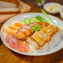 ข้าวหมูแดง + หมูกรอบ