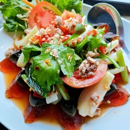 ยำไข่เหยี่ยวม้า