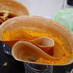 นิวเทล่าฝอยทองราดนม